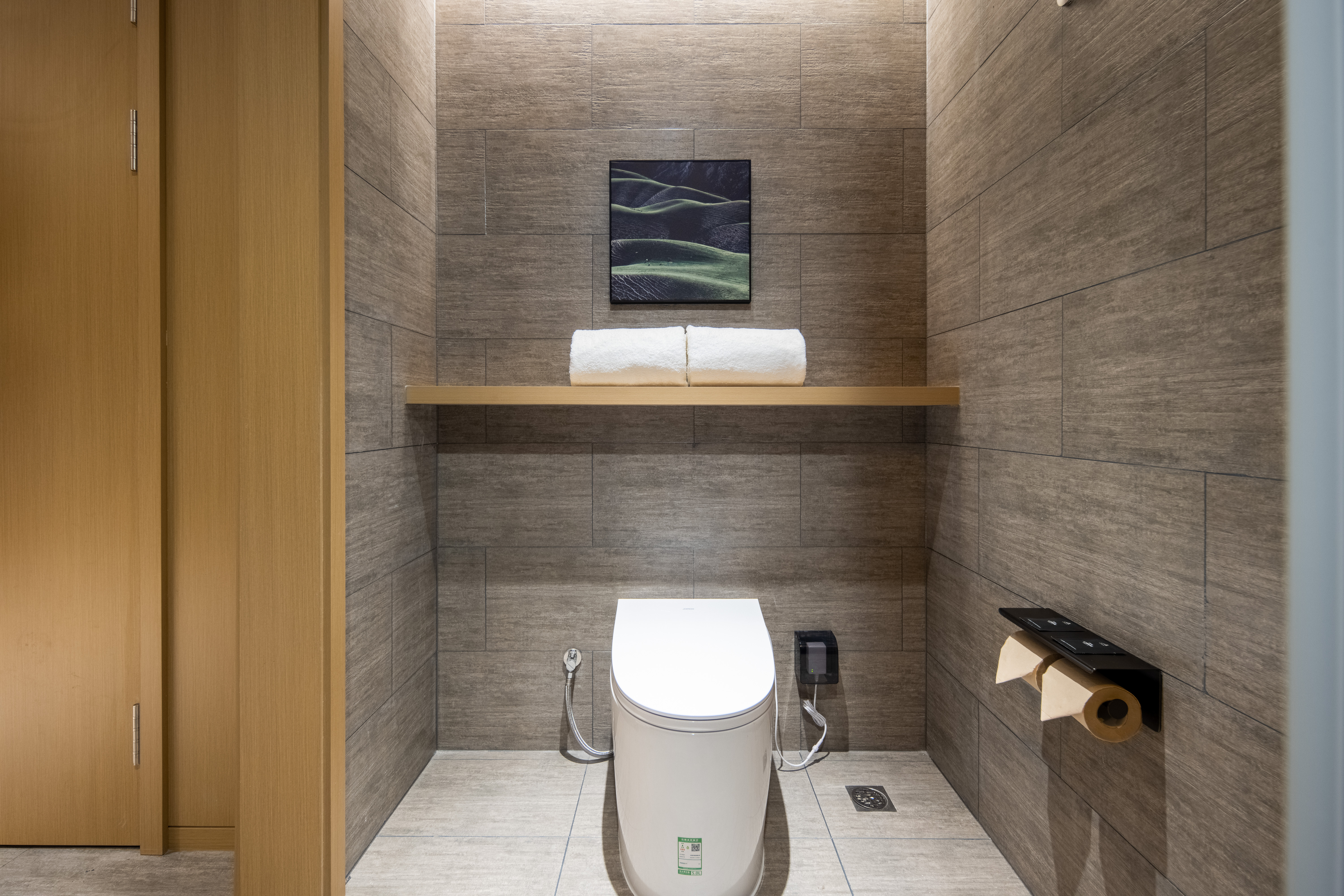 高级大床房【记忆枕+电视投屏】