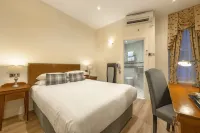 Old Waverley Hotel