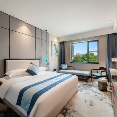 商務舒睡大床房-躺椅沙發+辦公桌椅+空氣凈化器 悅飯店（武漢漢口火車站園博園店）優惠