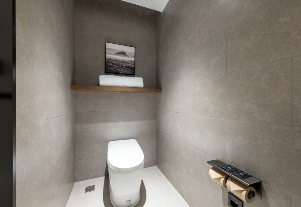 高级大床房（智能客控+电视投屏+深睡PRO枕）