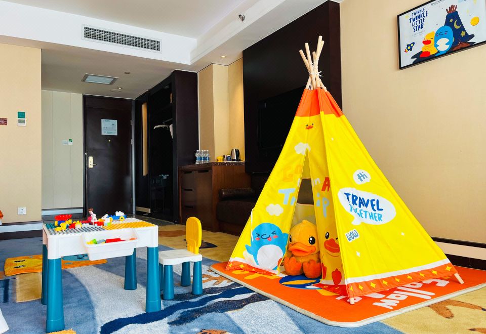 B.duck小黃鴨家庭主題房