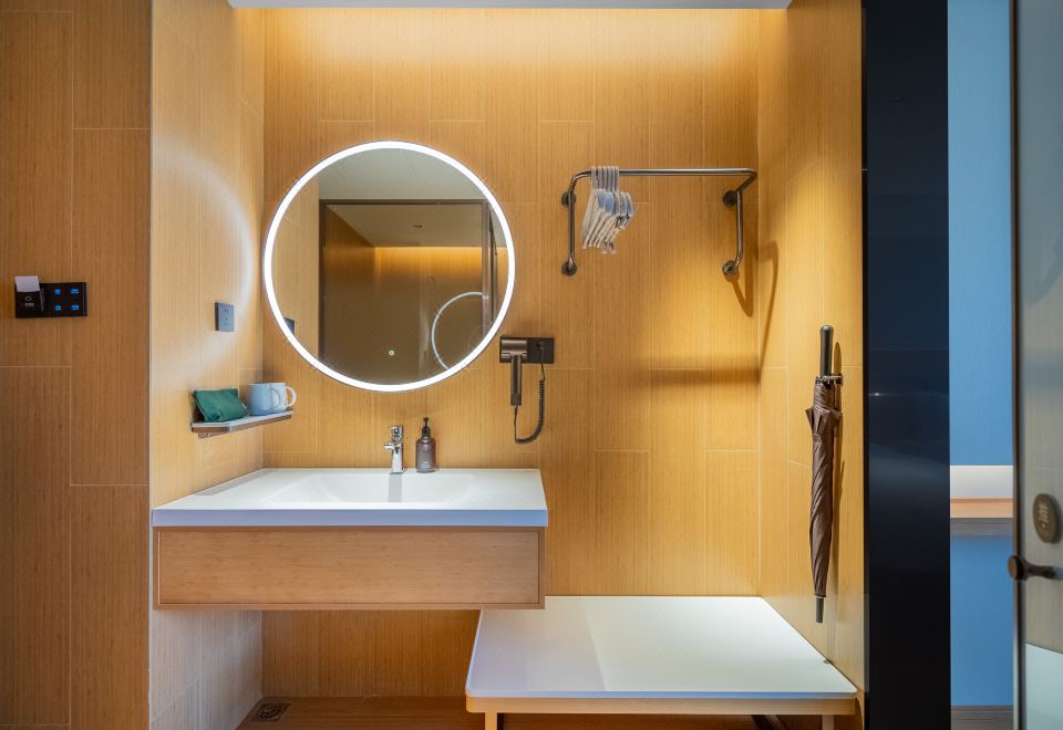 高级双床房【舒适采光|金可儿床垫|拾趣茶具】