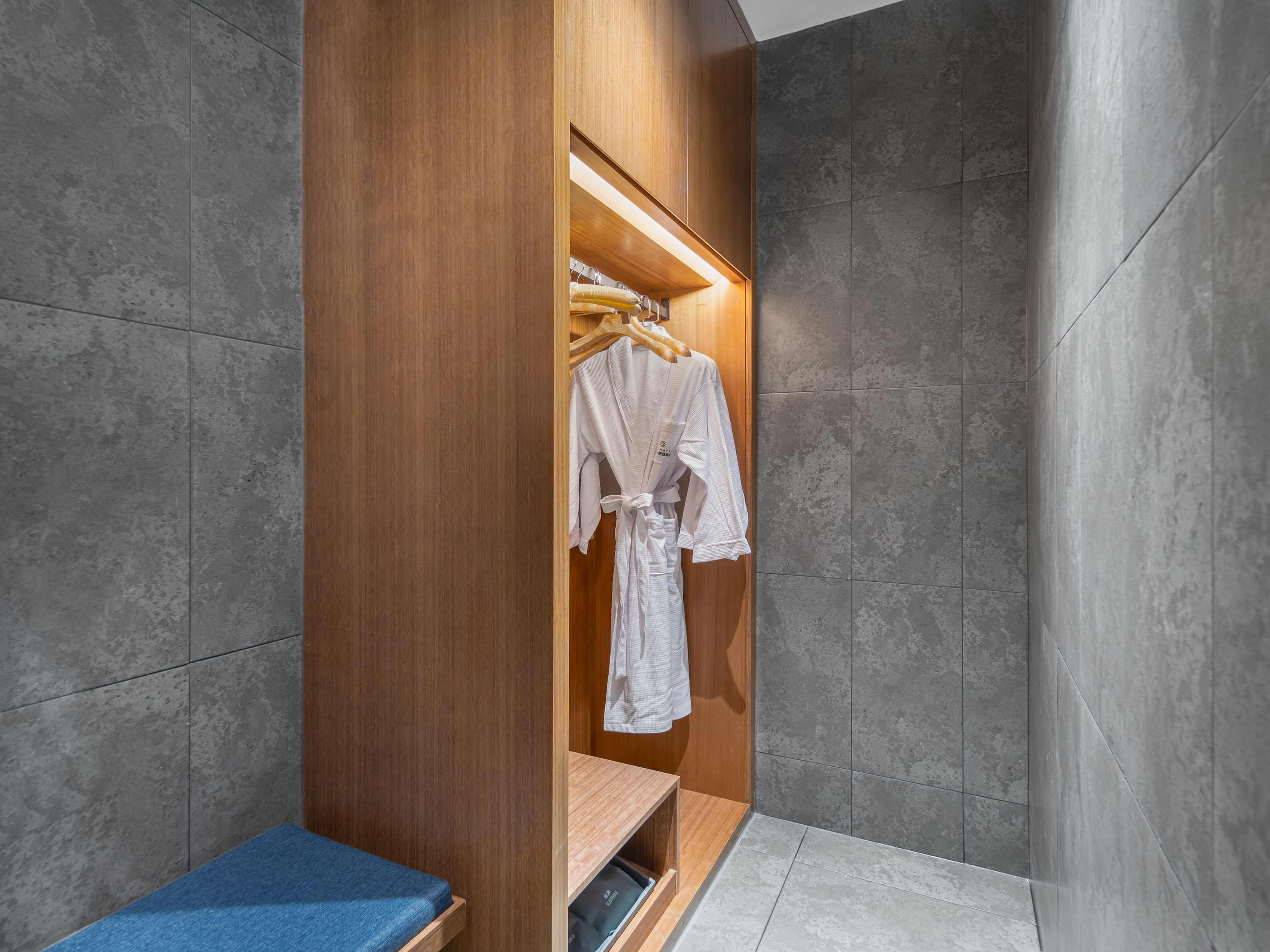 豪华电竞双人房【RTX5060+32G+2K240HZ]+Steam特权】