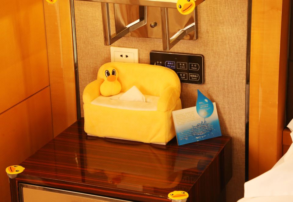 小黄鸭主题房