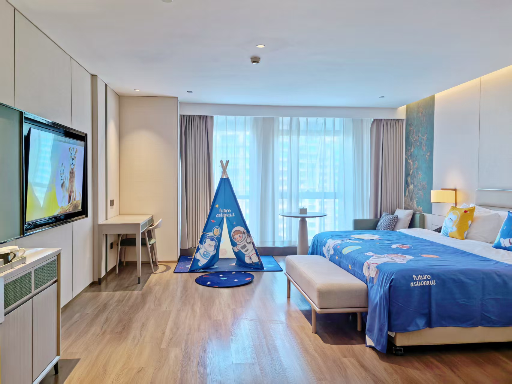 曼享太空伙伴亲子房