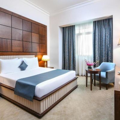 城景標準大床房 託利普金色廣場酒店優惠