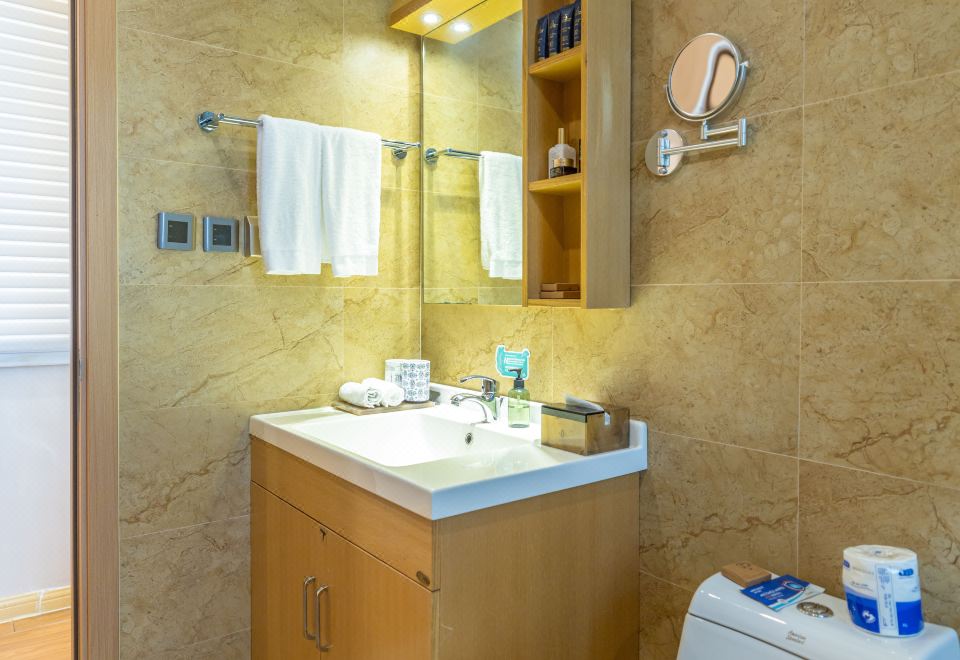 標準二室套房（洗烘一體機+衞洗麗+浴缸）