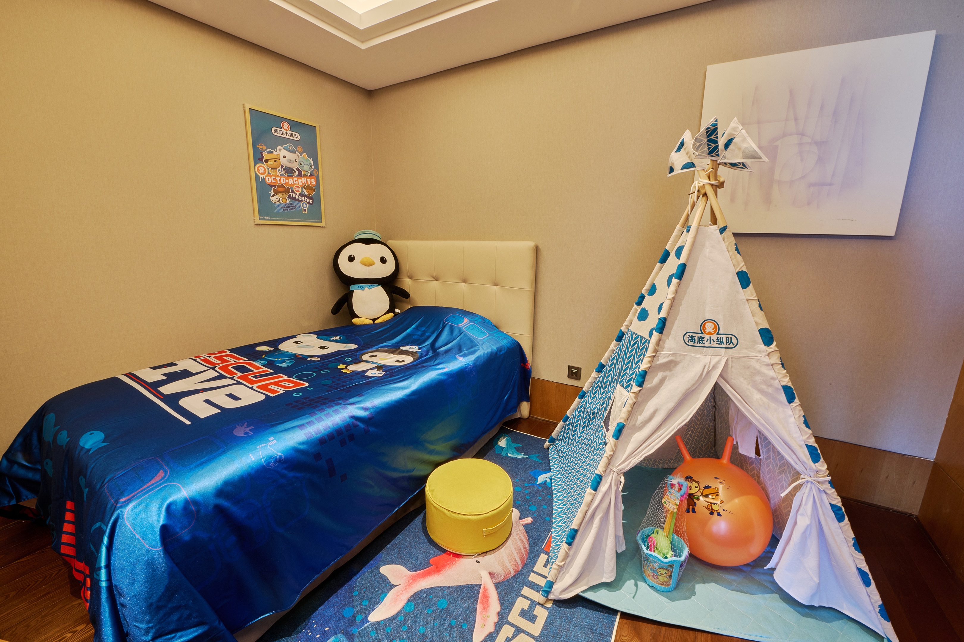海底小纵队亲子套房（180°海景，带阳台）