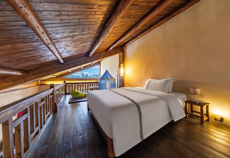 Shuiyong Jinjiang HotelWest Wing Parent-child Loft View Room