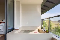 Blossom House Ganlu Mountain Wuhan Hotel di 