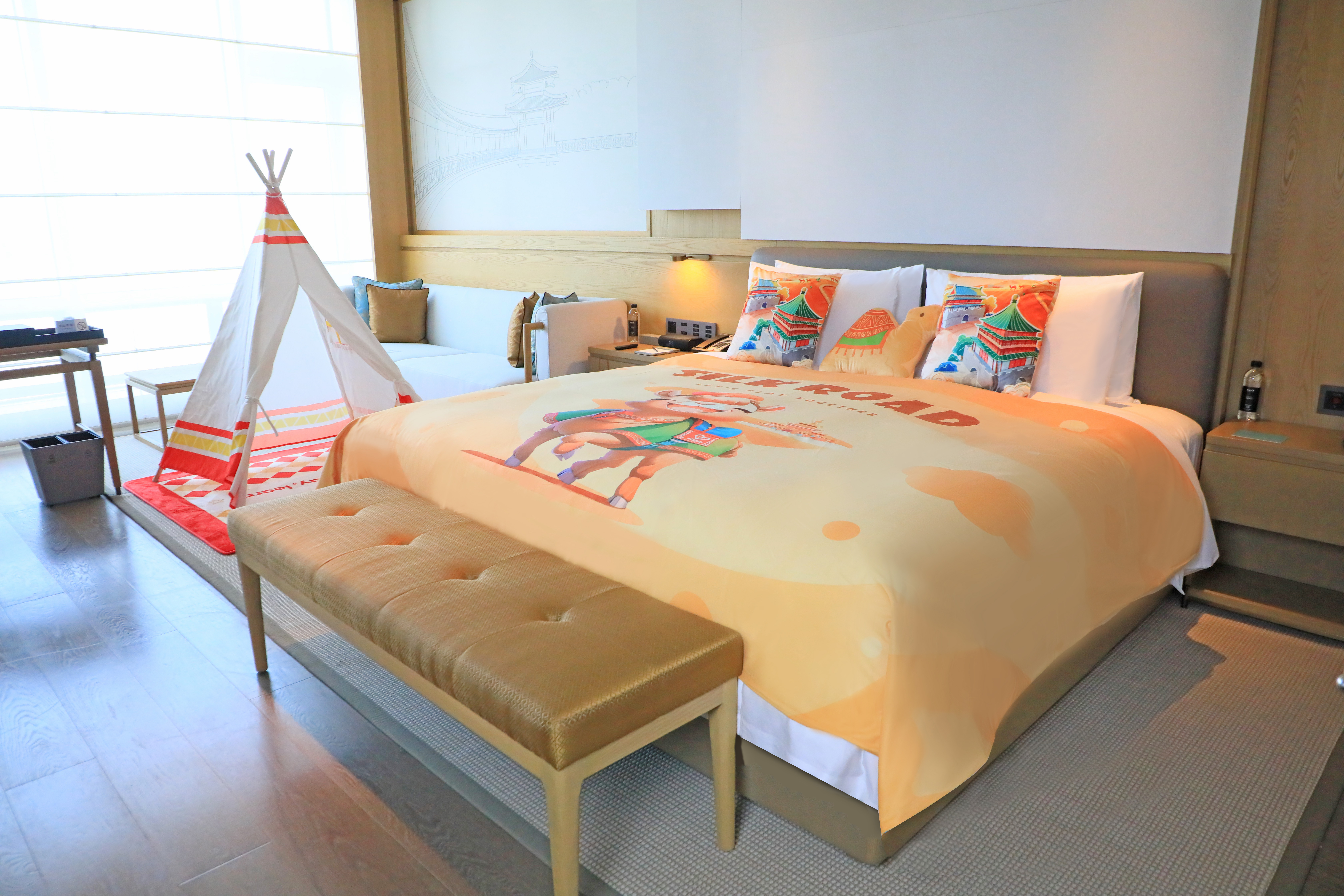 丝绸之路主题湖景套房