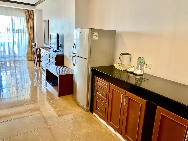 ห้องดีลักซ์ เตียงใหญ่ 1 เตียง