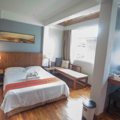 C棟大床房 （C棟 距泳池65米） 清邁青葙酒店（SHA Certified）優惠