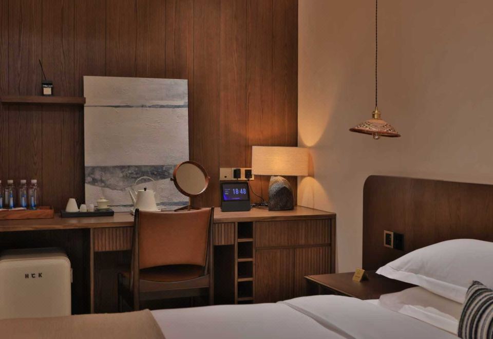 海景泡池豪華特大床房「馬歇爾音響+戴森吹風機」