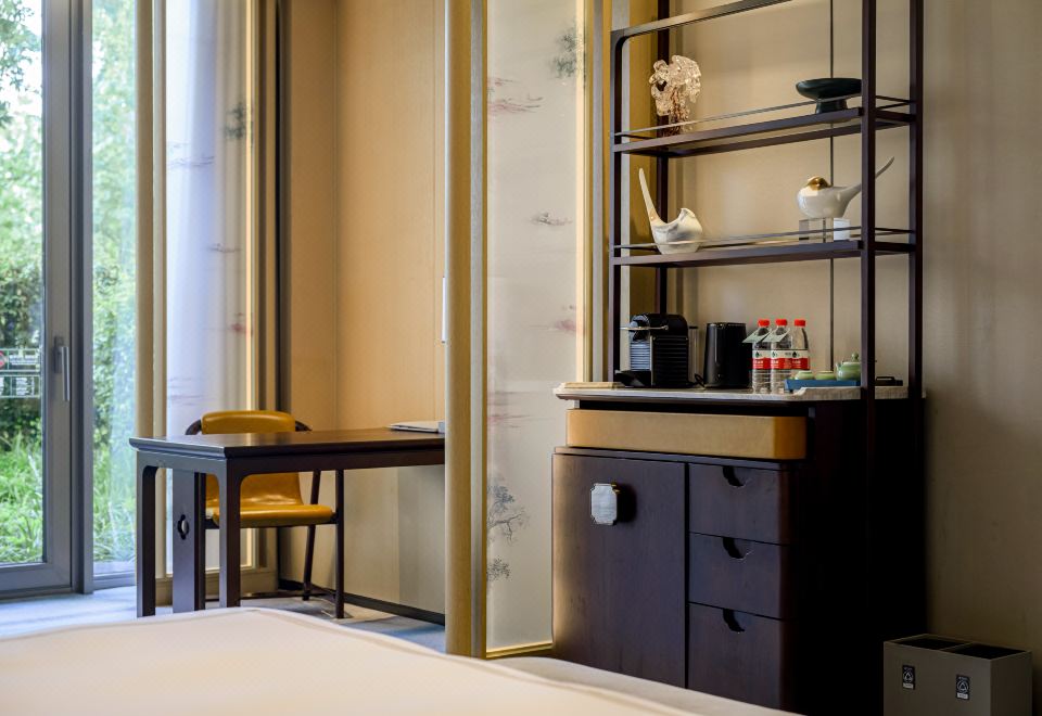 Nanhu HotelQueen Room With Courtyard View