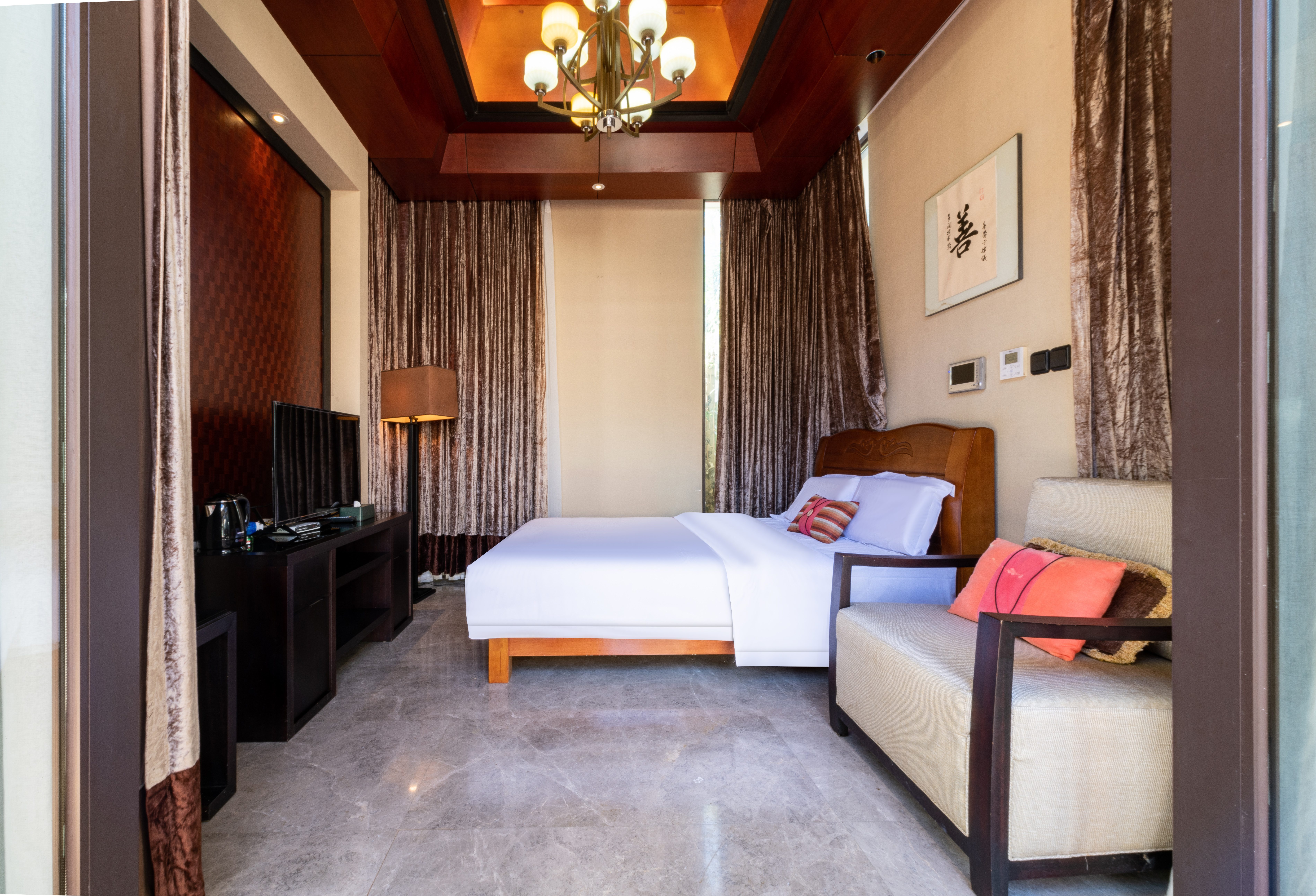 私家泳池庭院别墅·四卧