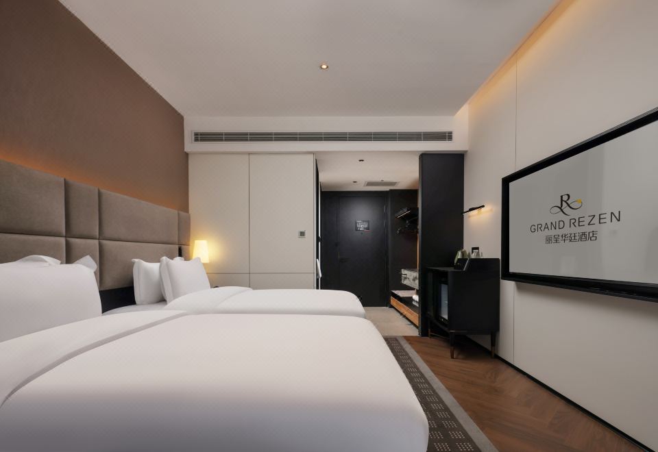 2-bed Room With City View