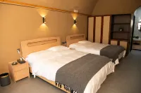 Xinglong Yaobao Hotel