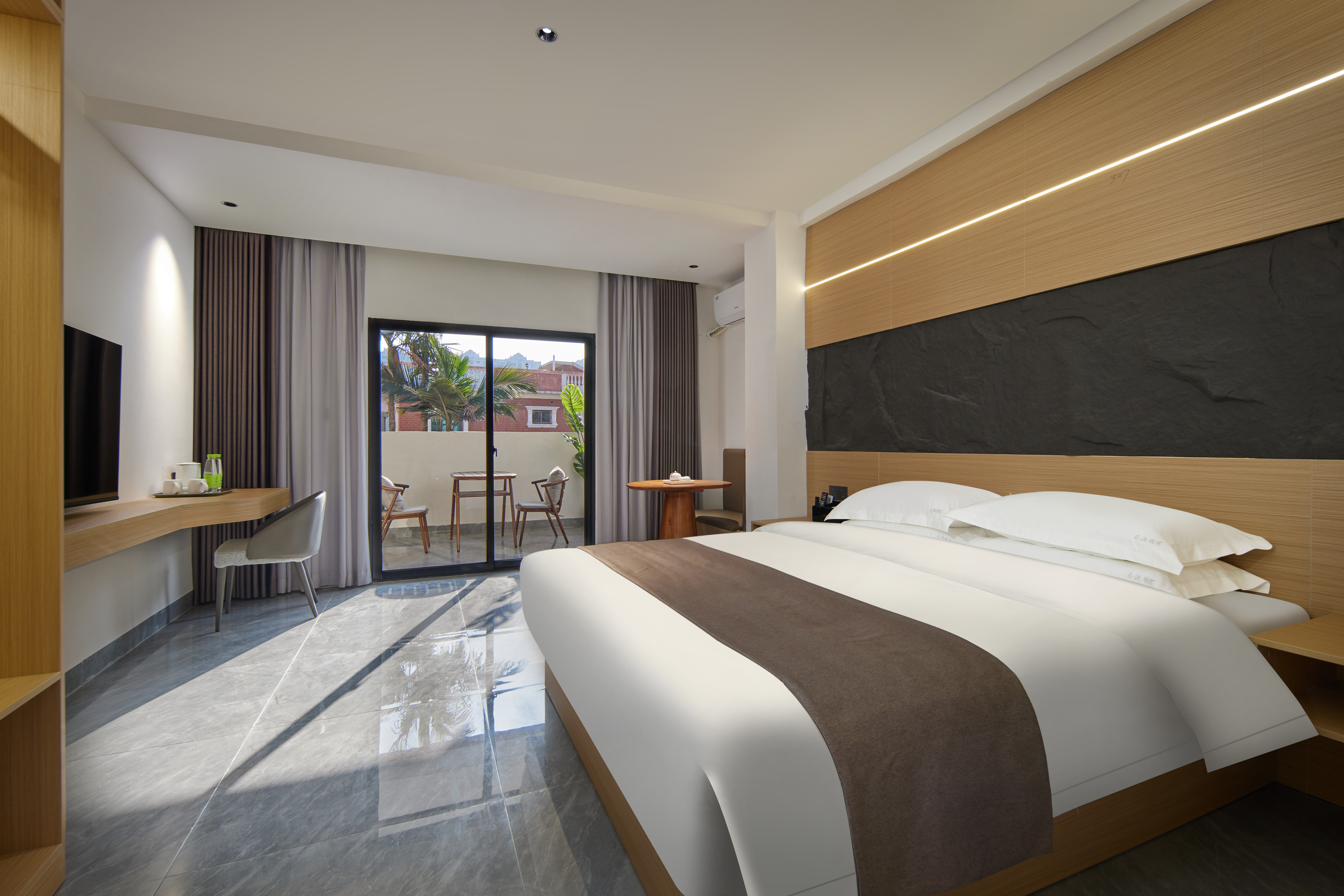 尊享陽臺大床房（外陽臺）