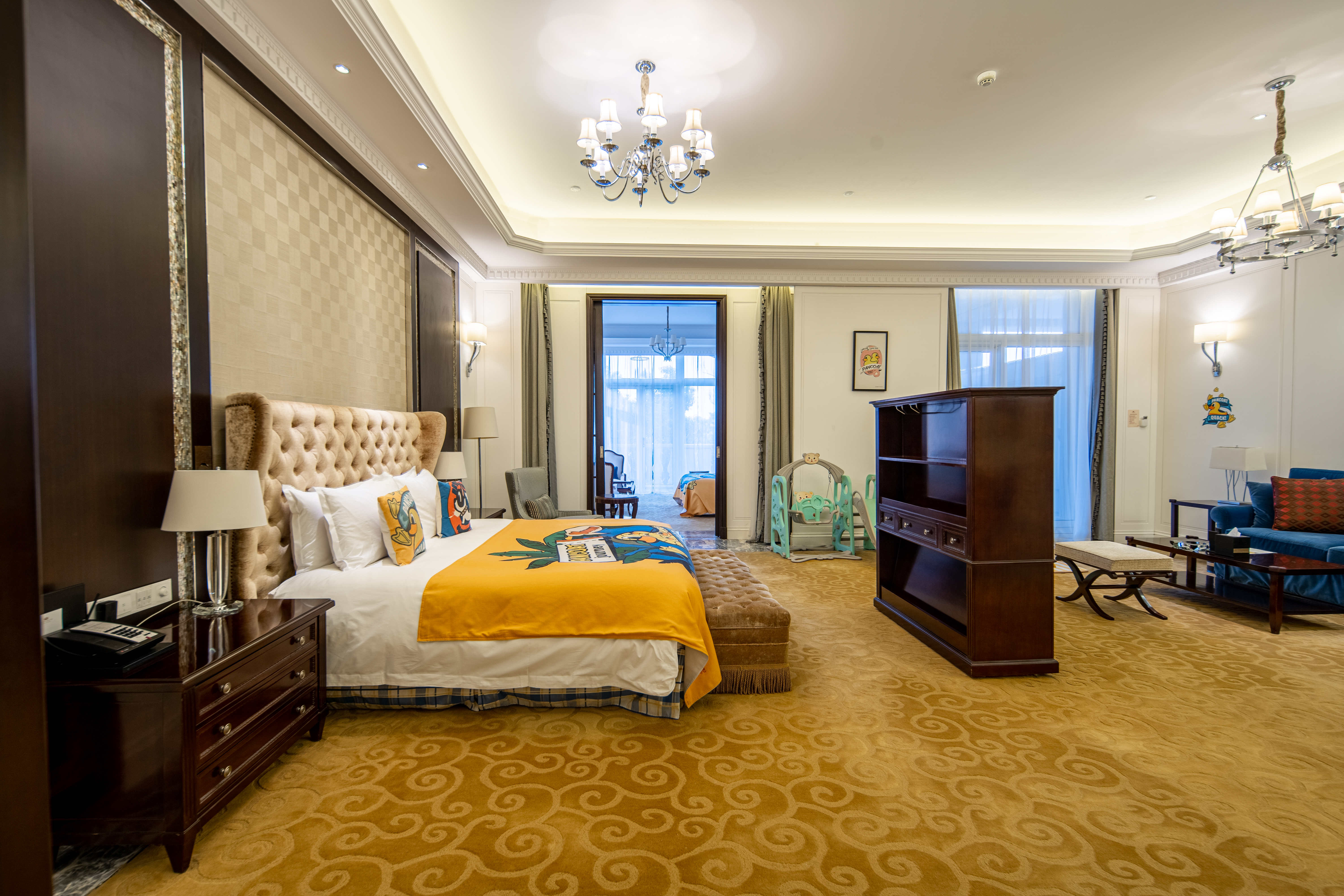 Rsun the Lakefort HotelG-DUCK小黄鸭亲子家庭套房（享大客厅，黄鸭玩偶陪伴）