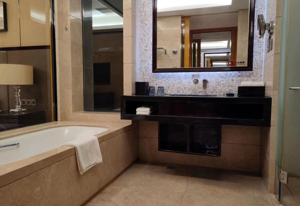 Four Points By Sheraton Langfang GuanDeluxe Double Room