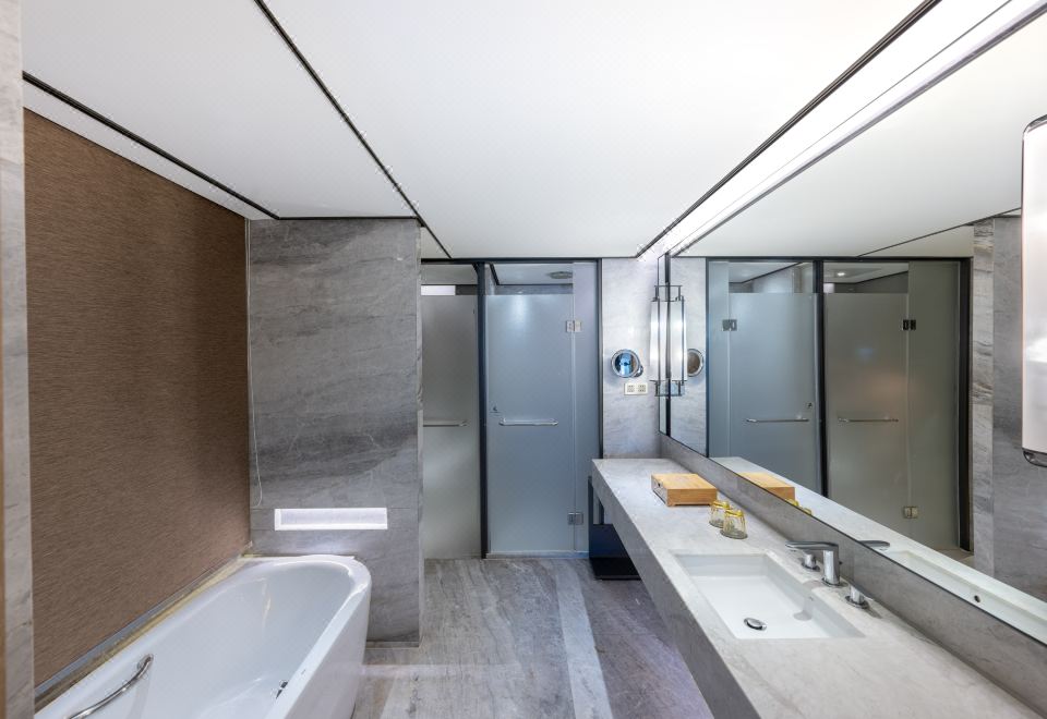 尊貴江景大床房