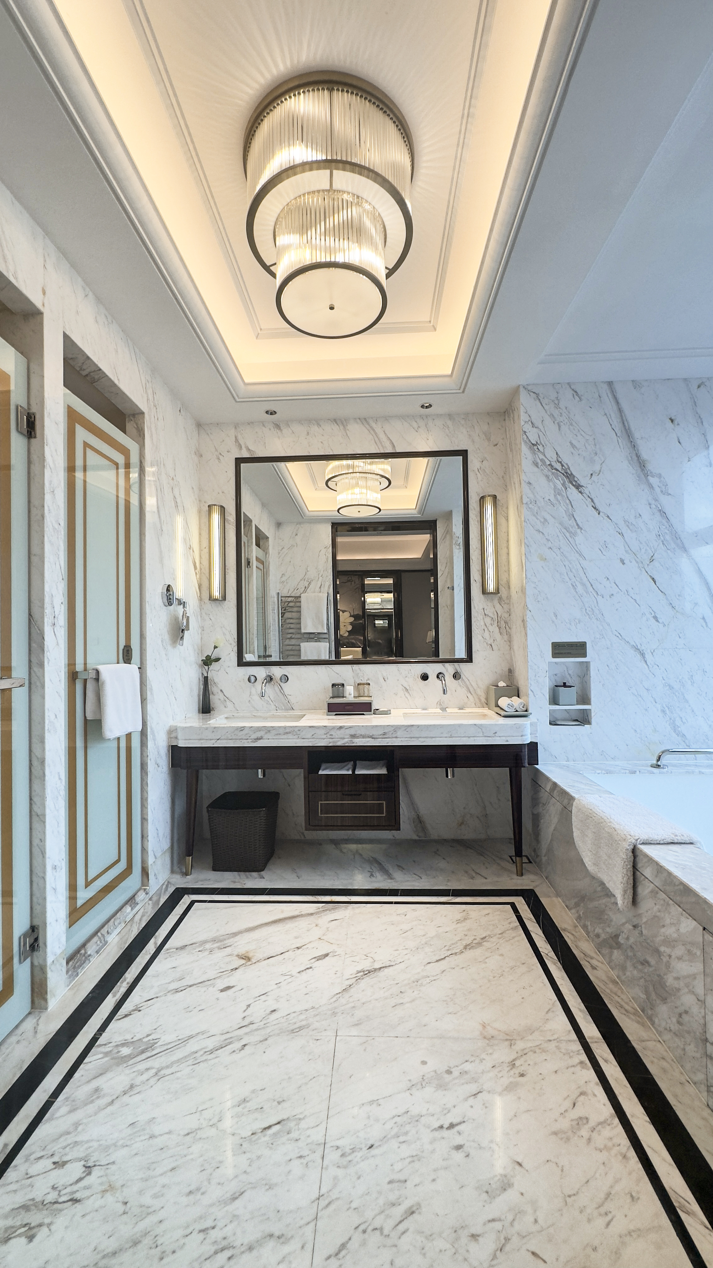 豪华浴缸大床房