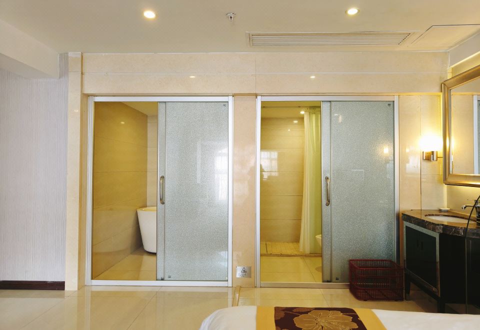 Clayton Hotel GuangzhouExecutive Family Suite