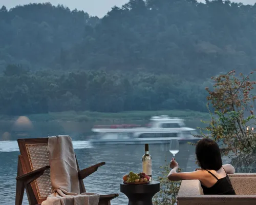 Leshan Giant Buddha Scenic Area River View Hotel [ The most popular hotels for tourists] Hotels in Leshan