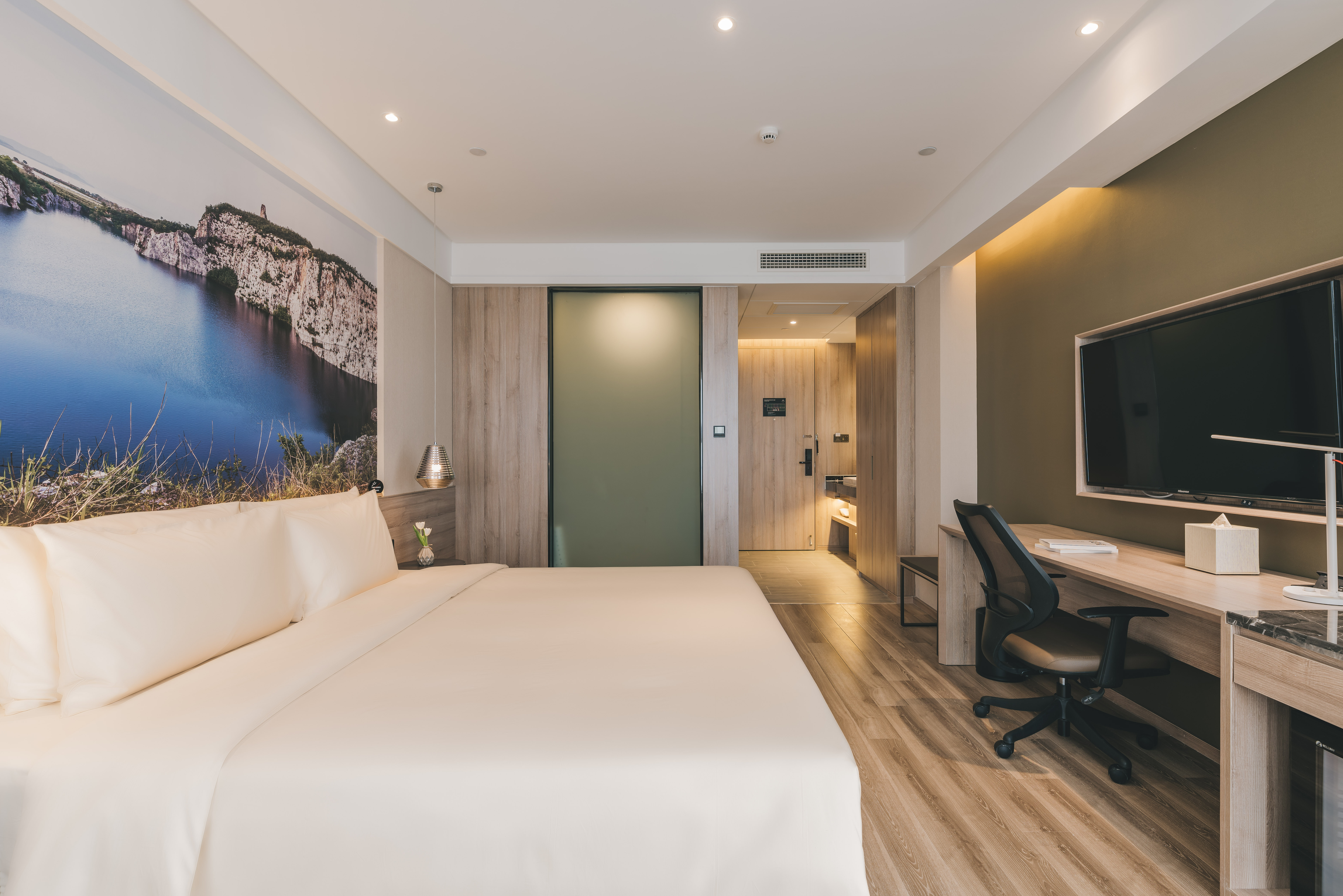 行政大床房（小冰箱+电视投屏）