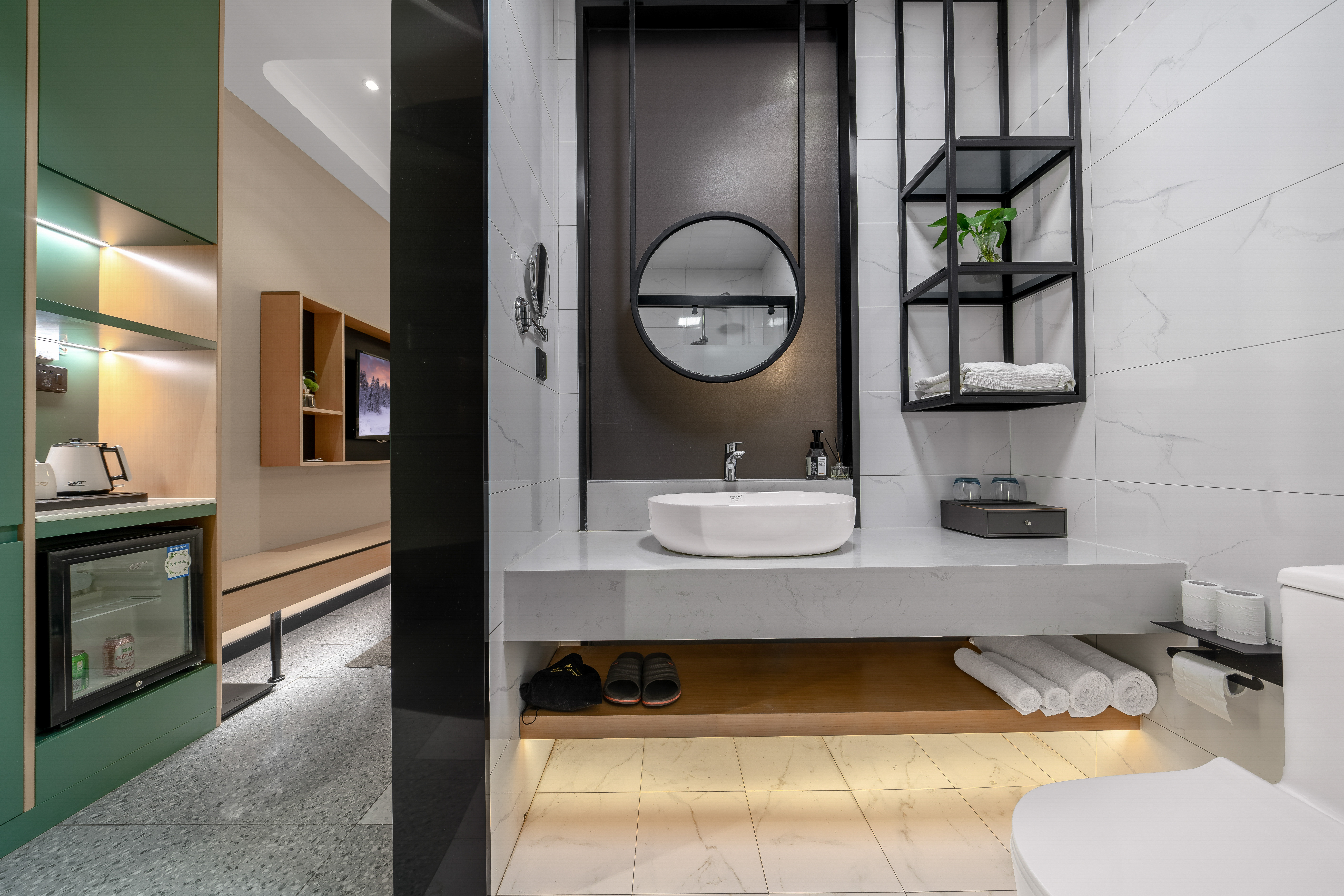 奢享大床房【智能马桶+0压记忆棉床垫+按摩器+冷藏柜】