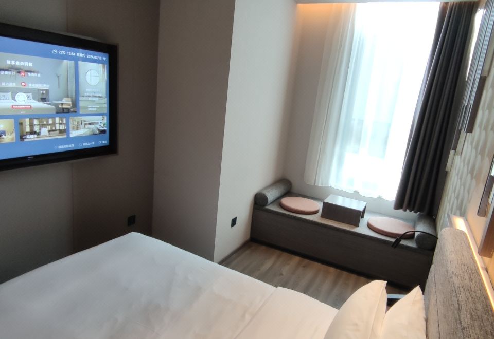 特價大床房（加熱毛巾桿+小冰箱+智能鏡）