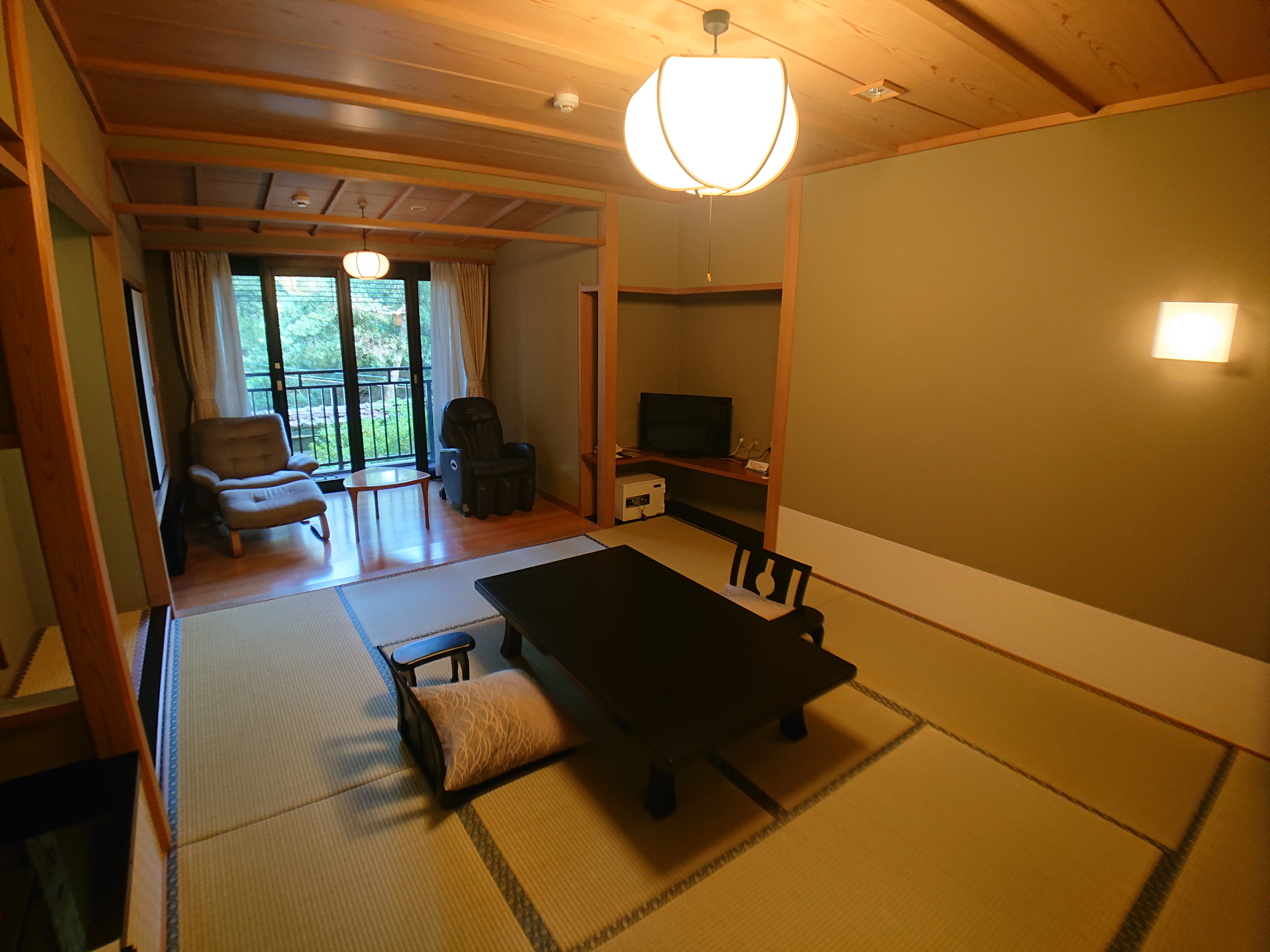 带露天浴池和式房