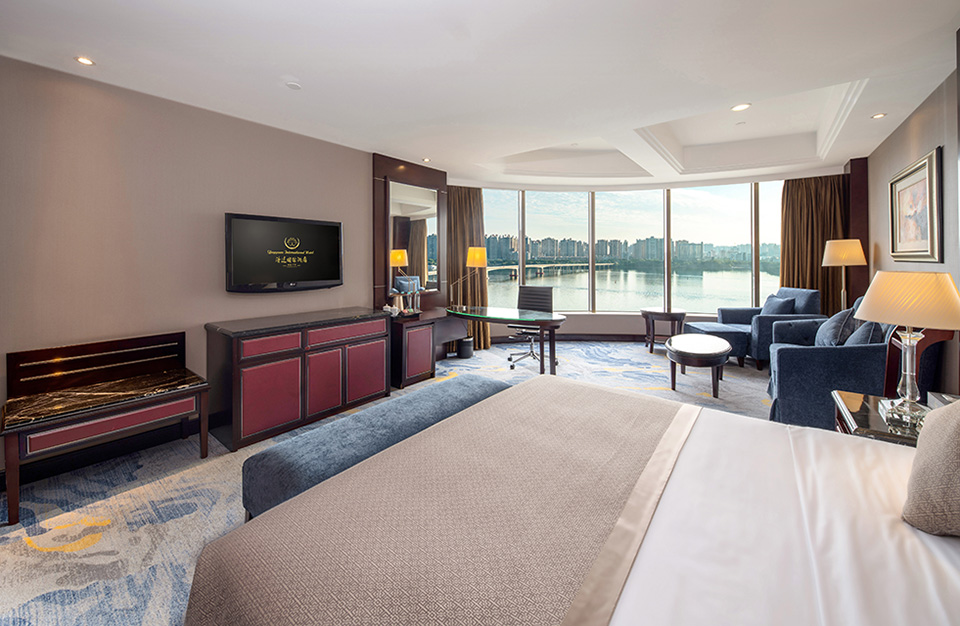 江景行政客房（带沙发、浴缸）