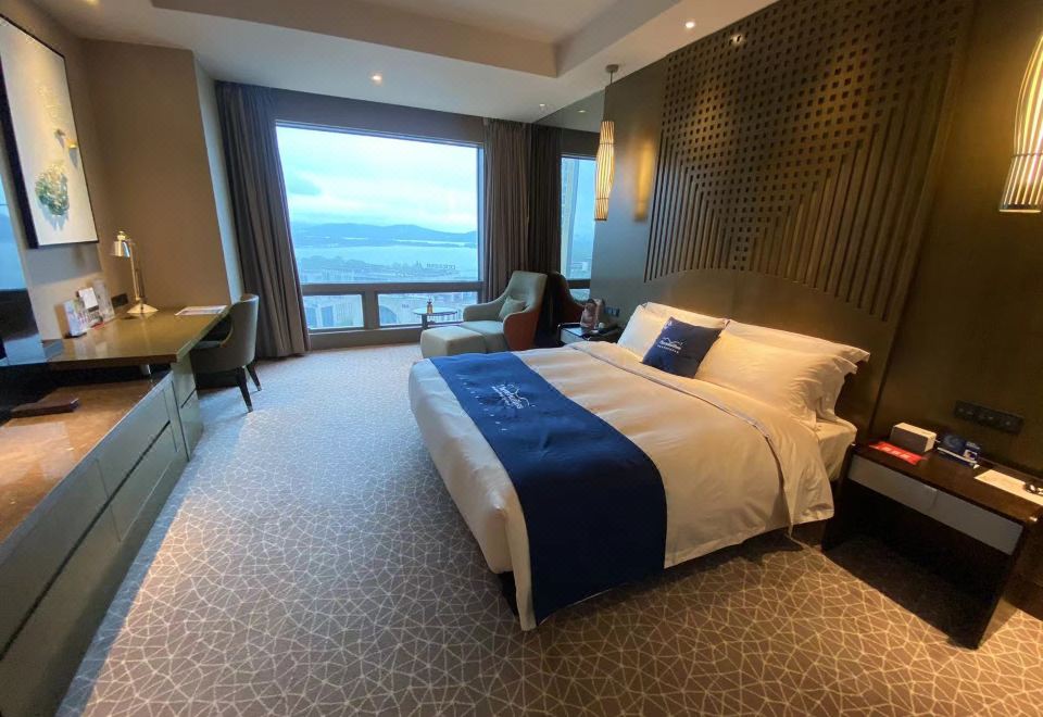 Grand Kingtown Hotel WuxiGuestroom - Lake-View