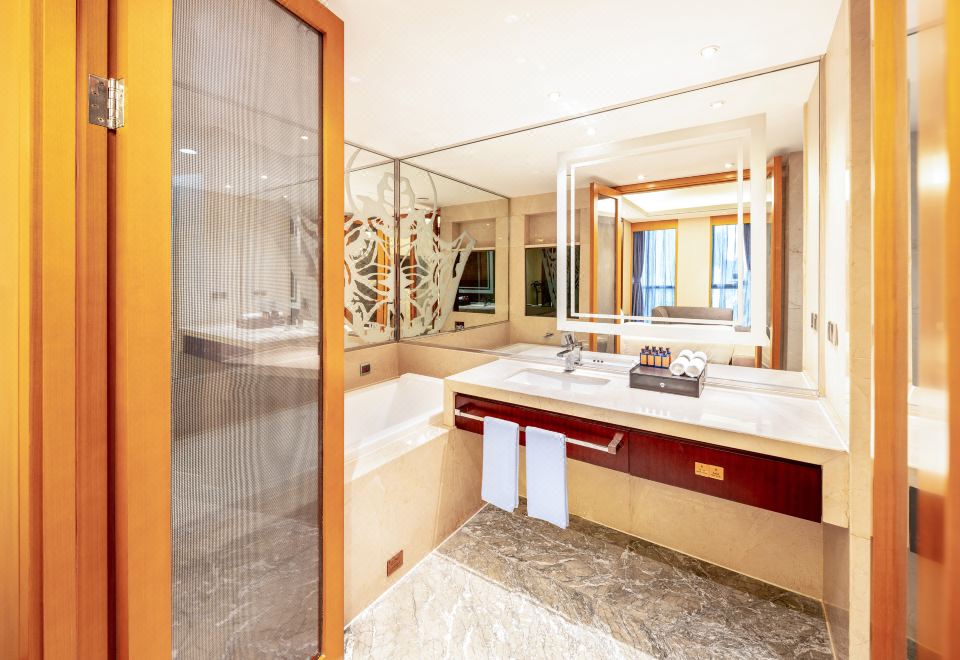 Lia! By Minyoun Chengdu Rezen Hotel (Chunxi Taikoo Li Store)Suite - City-View (Mahjong, Bathtub)