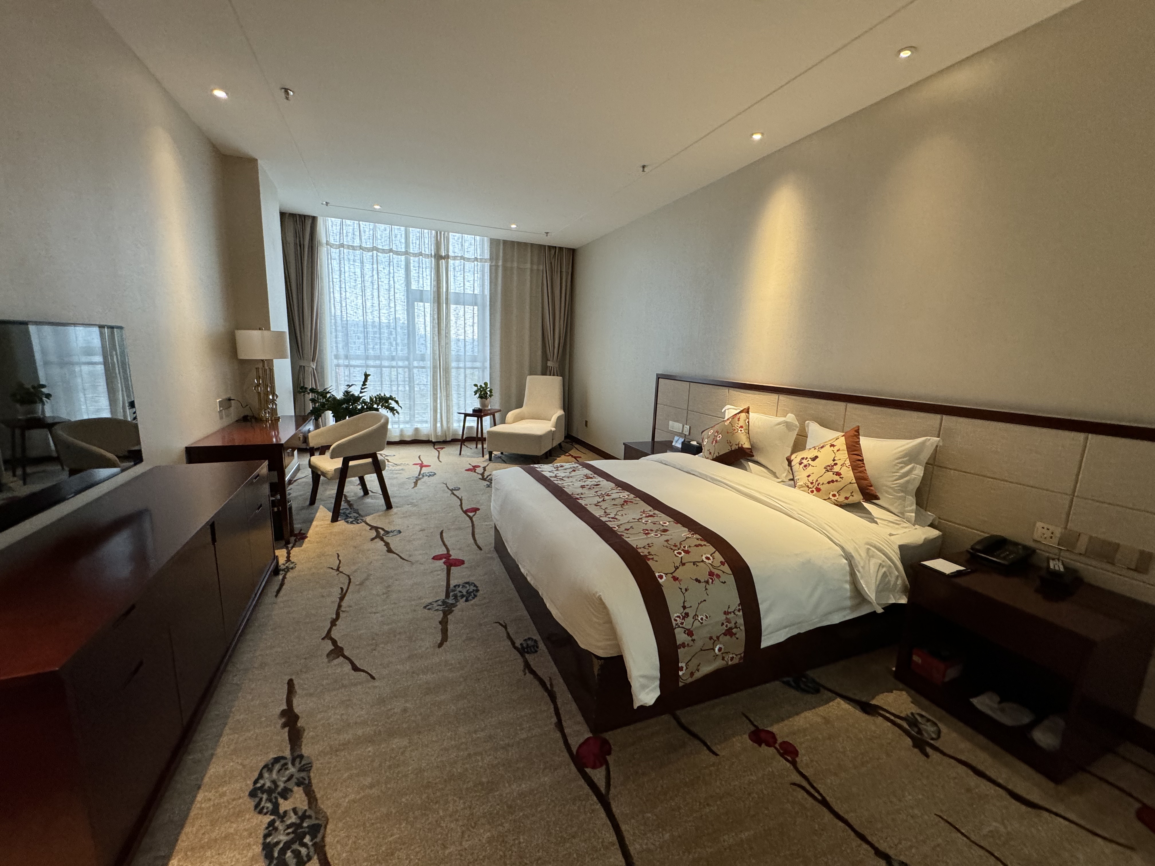 行政豪华大床房