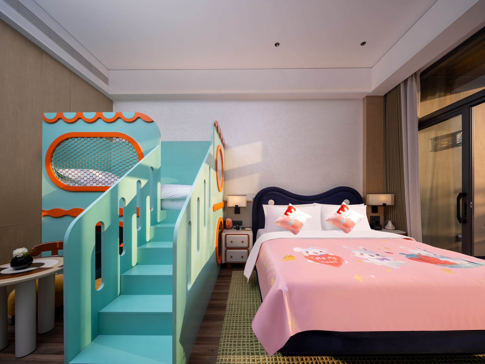 Family King Bed Room