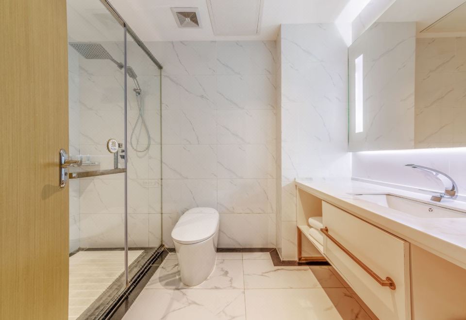 Azure·高级大床房「智能客控+minibar+浴缸泡澡」