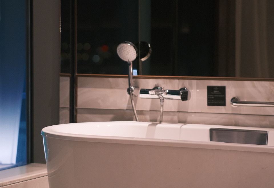 豪华房 双人床 城市景观 行政楼层