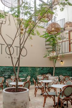 Toto Hotel