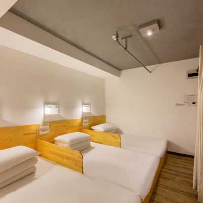 三人間（公共衛浴） 北京白塔之光飯店優惠