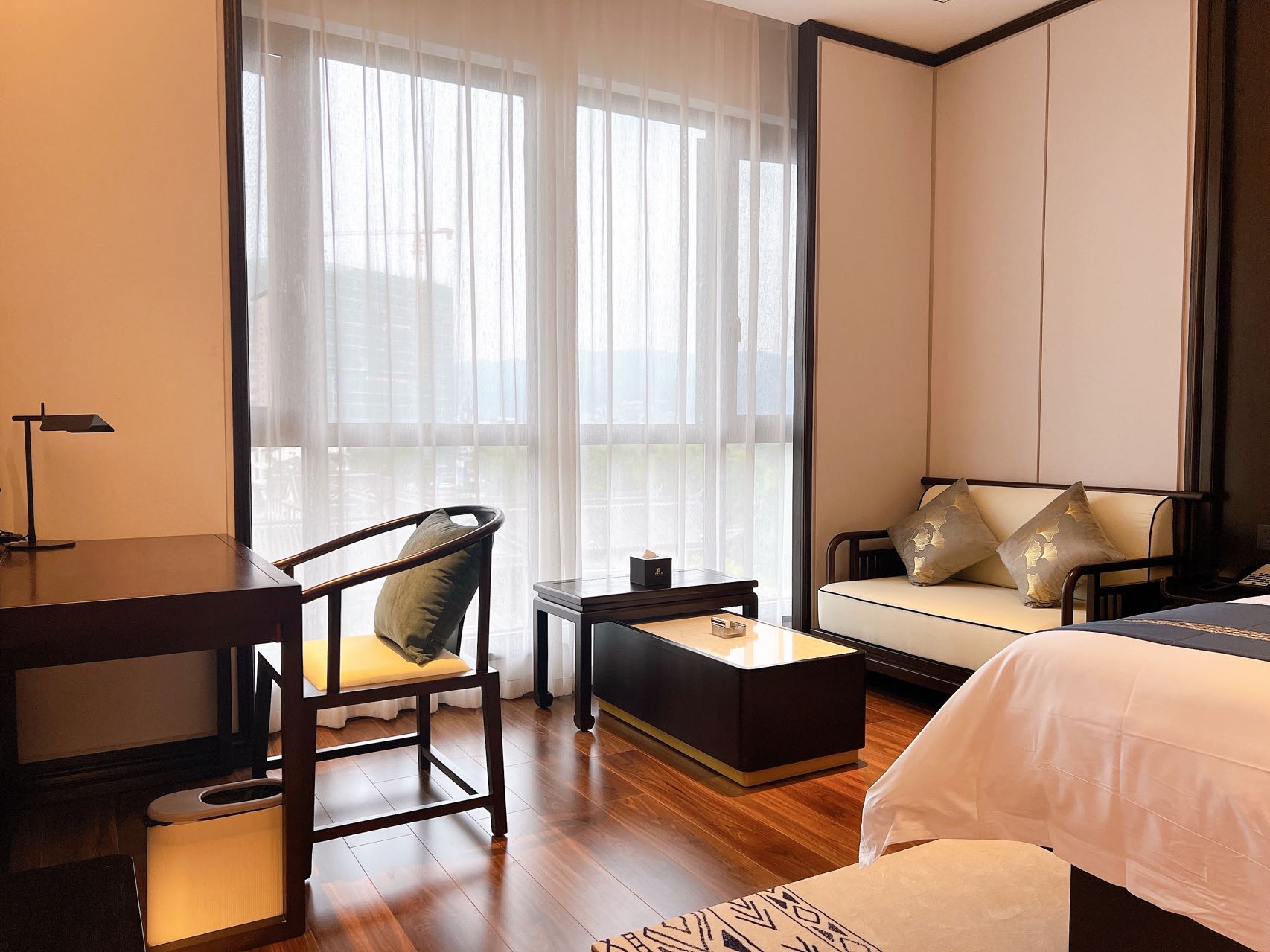 高级大床房（全屋智能+舒适好眠+55寸液晶电视）