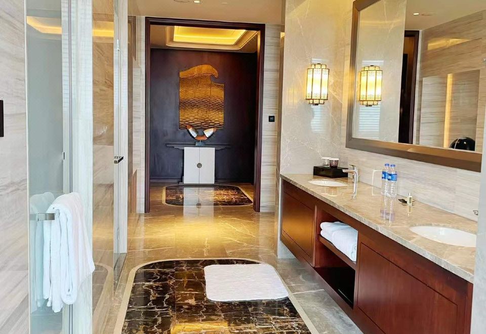 总统度假套房【高楼层落地窗】