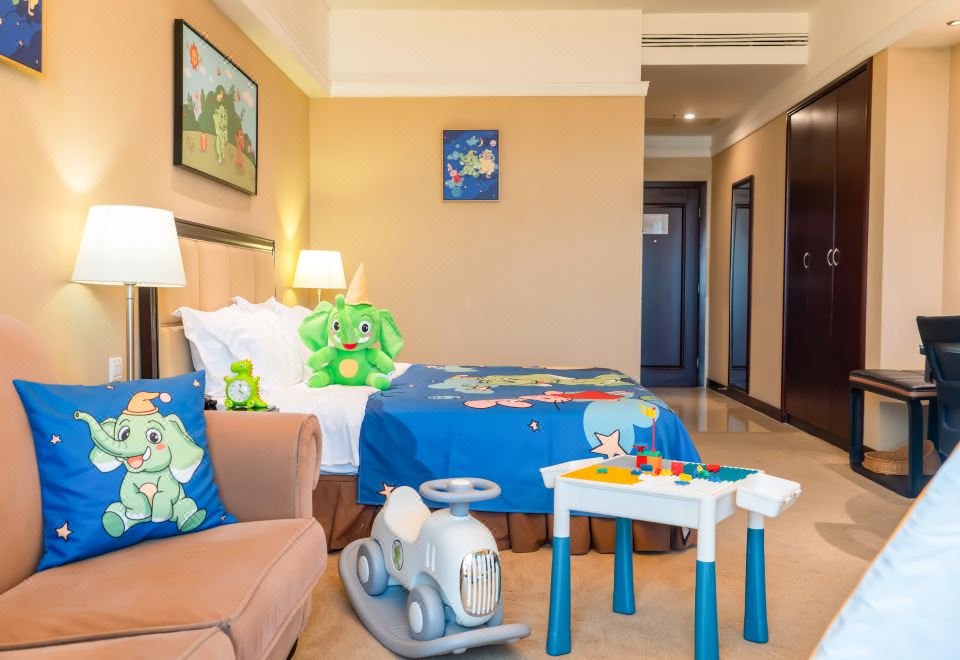 小飞象亲子大床房