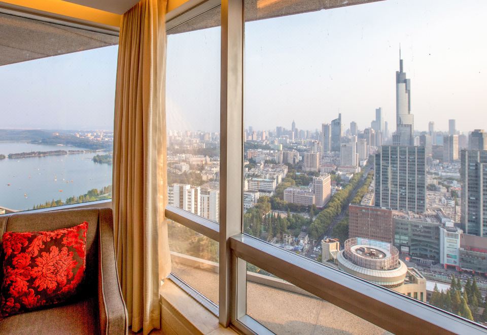 The Westin NanjingExecutive Lake-View Double Bed Room (Panoramic Nanjing City View)