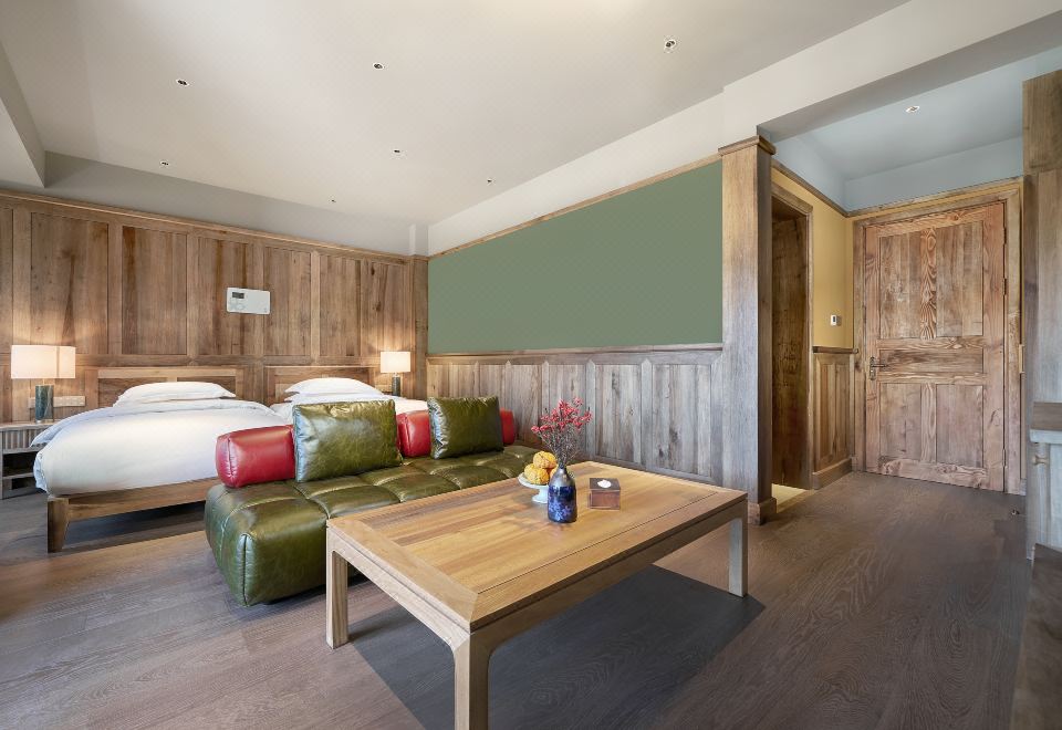 Songtsam Shangri-la LinkaPremier Deluxe Room (2 Beds)