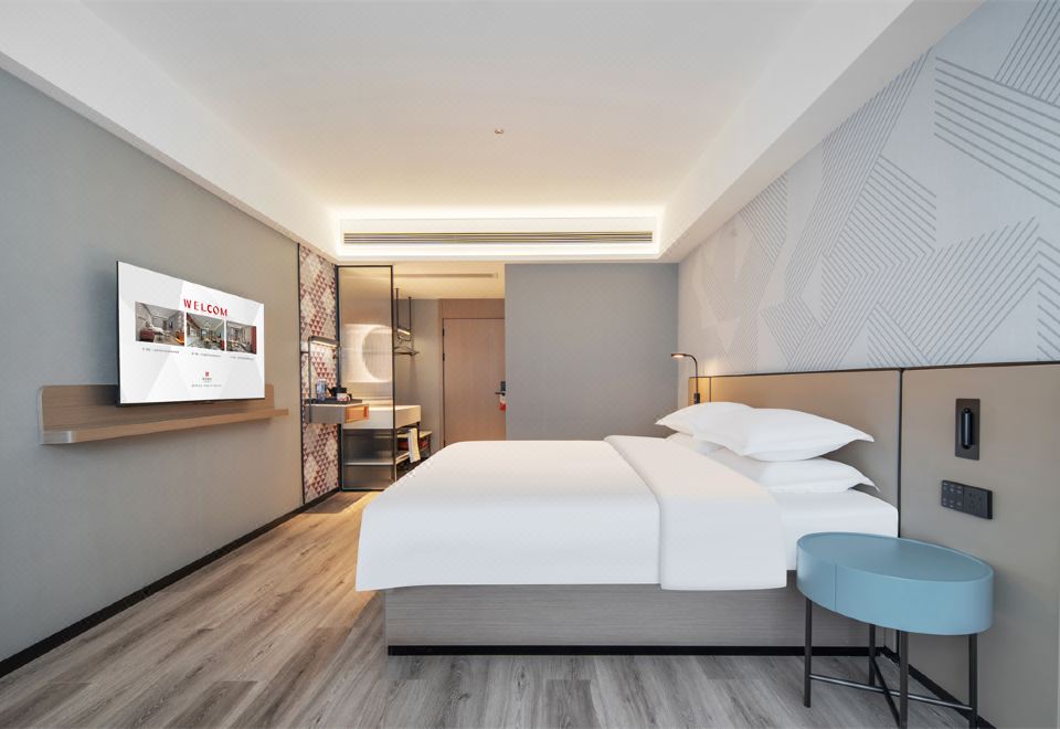 智能豪華大床房〔智能客控+智能投屏+零壓床墊〕