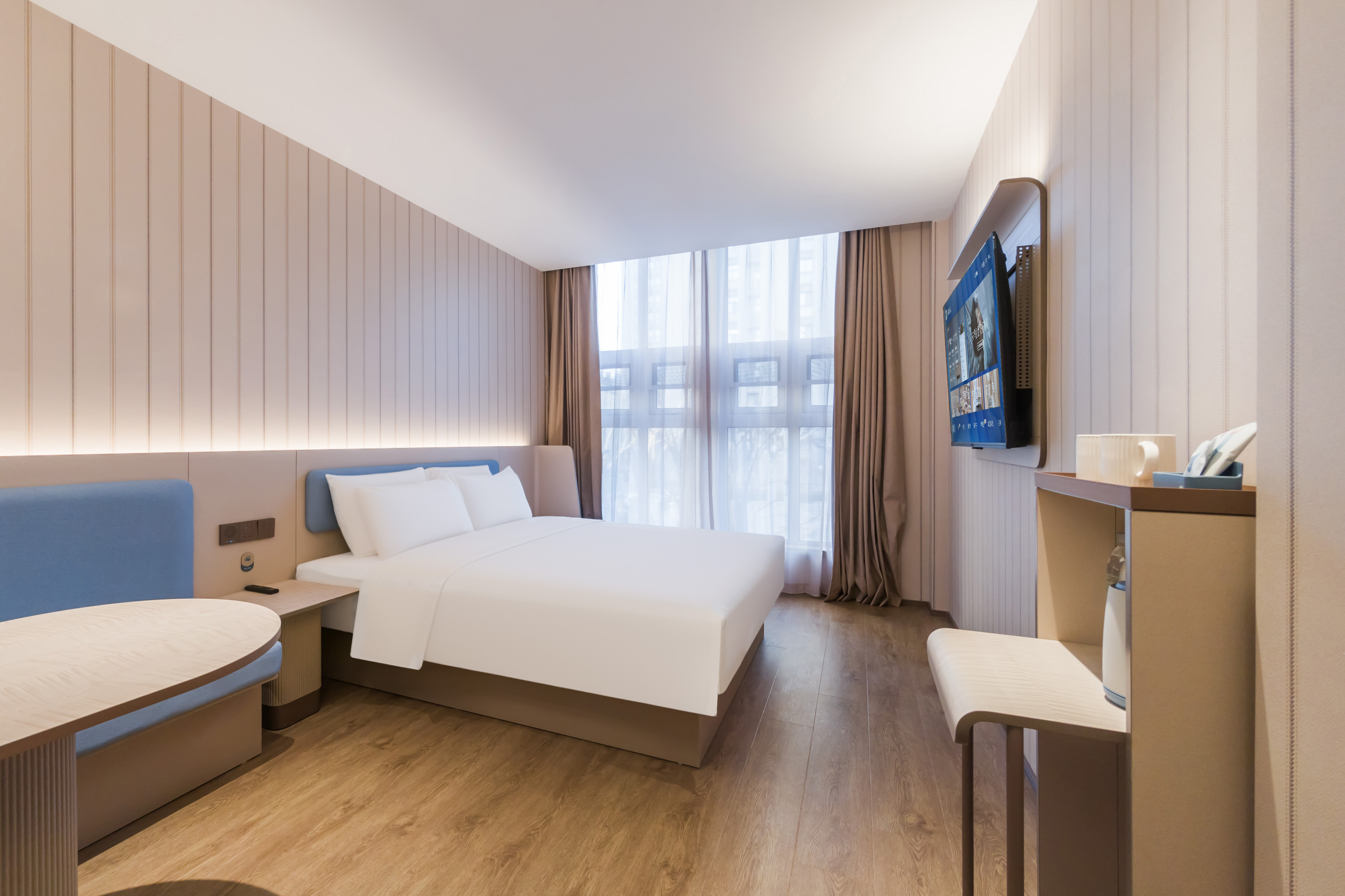 商务大床房（落地窗+舒压床垫+智能马桶）