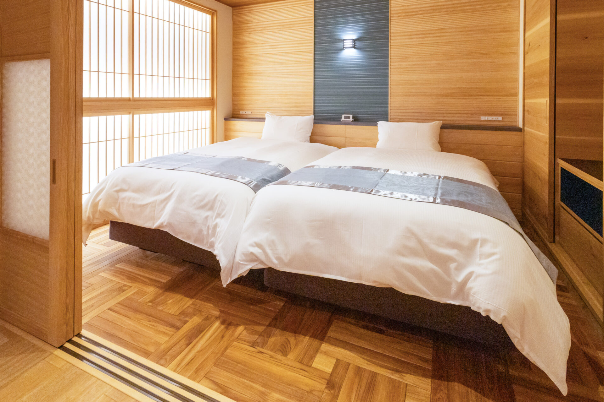 高级套房翠凉河景房